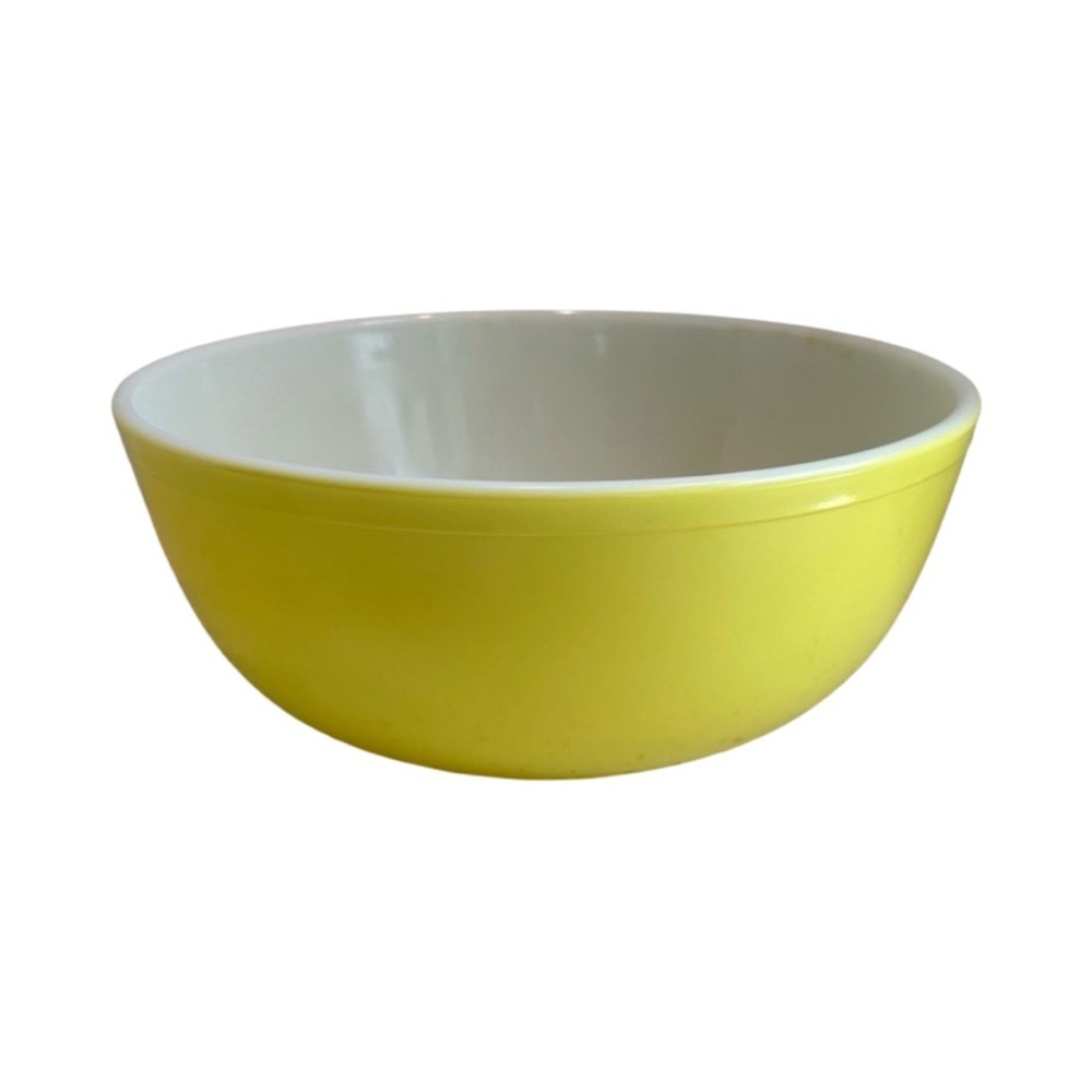Vintage EUC Yellow Pyrex Mixing Bowl #404-4 quart USA Made